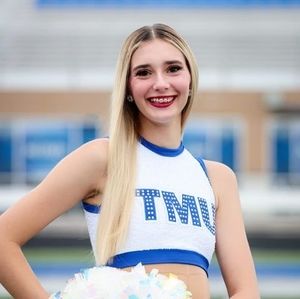 Meet your Posher, Michaela